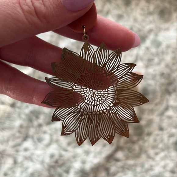 Gold Sunflower Earrings - Picture 4 of 4